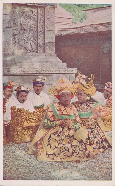 Bali - Baris & Tjondong dancer