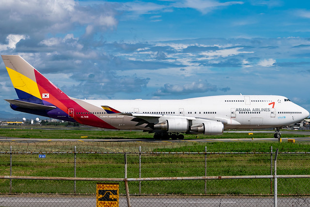 Asiana Airlines - Boeing 747-48E / HL7418 @ Manila