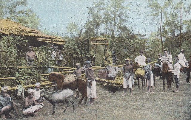 Tosari - Family on the way to Tosari, 1919