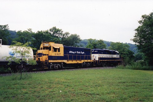 tyrone pennsylvania pa railway railroad train nber diesel locomotive engine cf7 2427