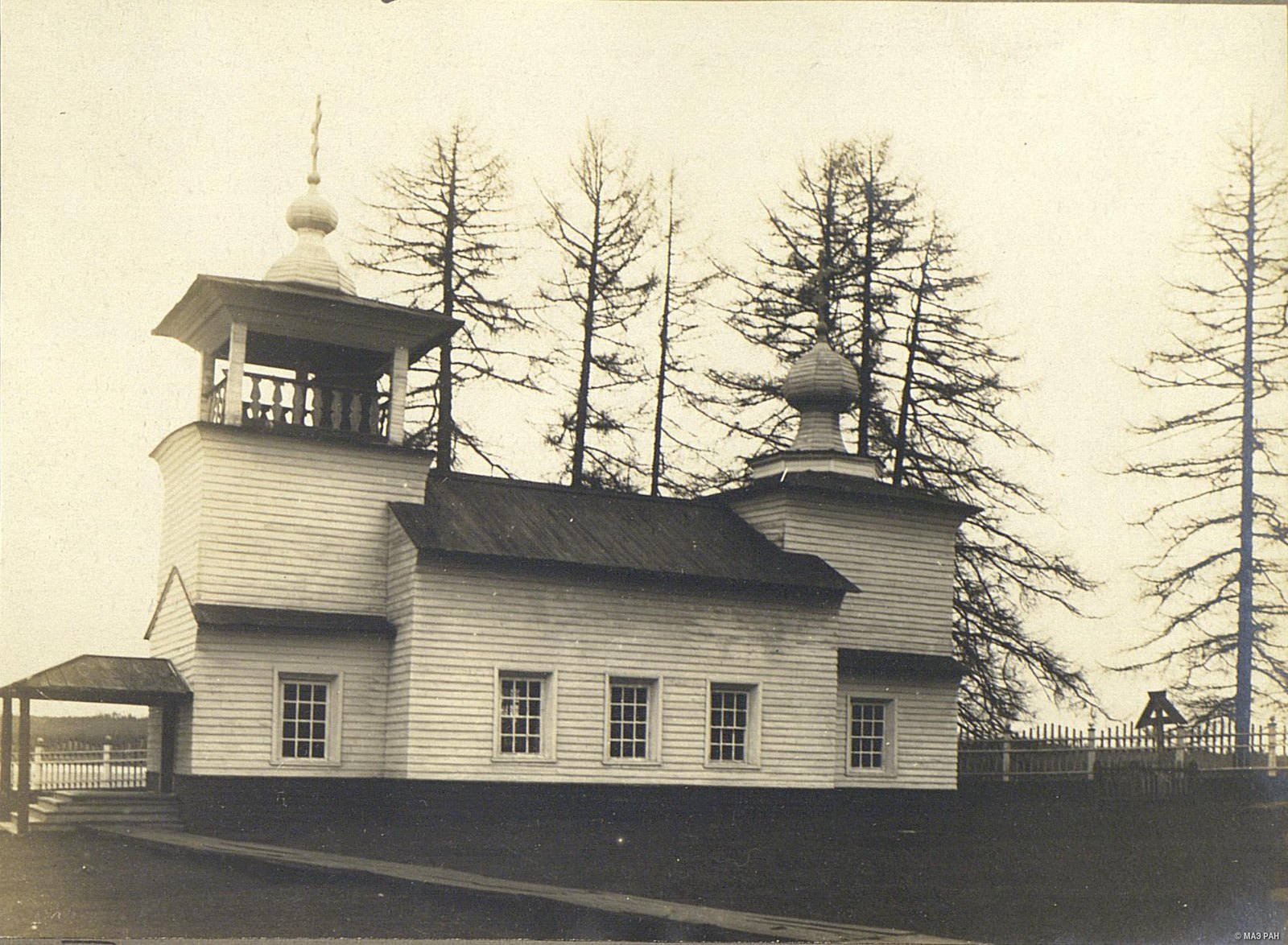 Деревянная церковь начала XVIII в. в селе Ущелье