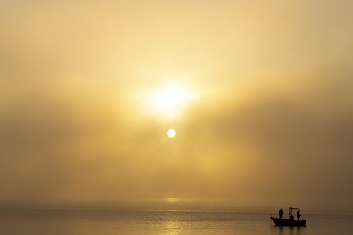 canon eosr people boat water sunrise silhouette outdoor outside rf24105 stockton mist foggy