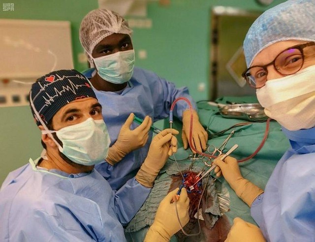 5633 Saudi doctor removed Kuwaiti’s girl brain tumor after refusal from France 01