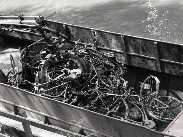 In Utrecht, 3000 bicycles are removed from the canals every year