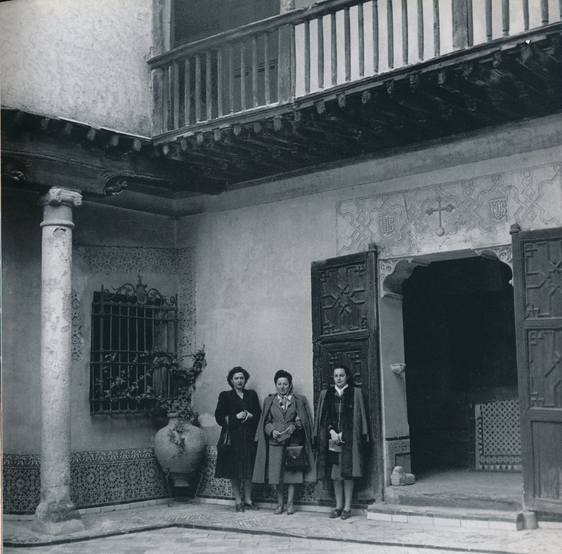 Patio del Museo del Greco en Toledo en 1948. Fotografía de Alfonso Ortiz Bilbao  © Herederos de Alfonso Ortiz Bilbao (Quito, Ecuador) / Universidad de León