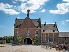 Kuringen, Abdij van Herkenrode (Poortgebouw).