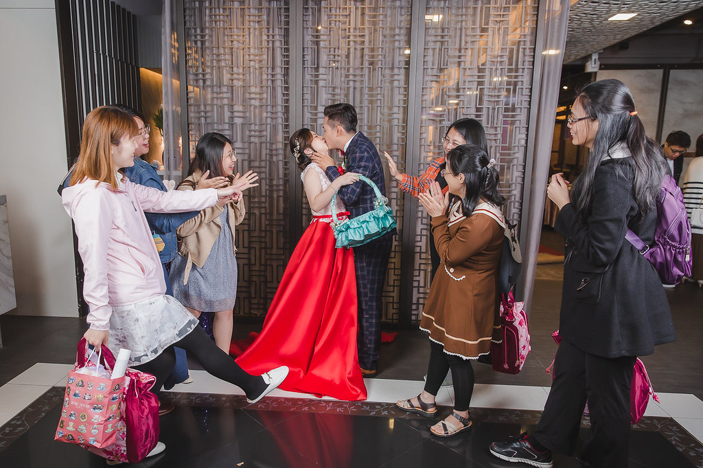 [婚禮攝影]世豪怡蓉 幸福午宴@蘇杭餐廳-大坪林店-最專業的團隊完成每場完美婚禮紀錄，拍的不只好更要快! #婚攝作品