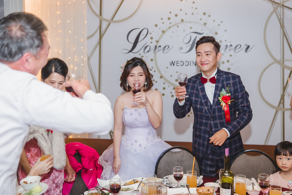 [婚禮攝影]世豪怡蓉 幸福午宴@蘇杭餐廳-大坪林店-最專業的團隊完成每場完美婚禮紀錄，拍的不只好更要快! #婚攝作品