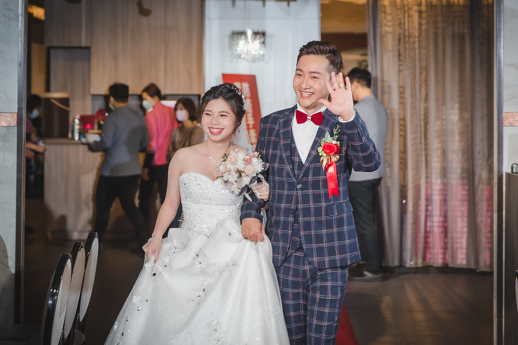 [婚禮攝影]世豪怡蓉 幸福午宴@蘇杭餐廳-大坪林店-最專業的團隊完成每場完美婚禮紀錄，拍的不只好更要快! #婚禮拍立得