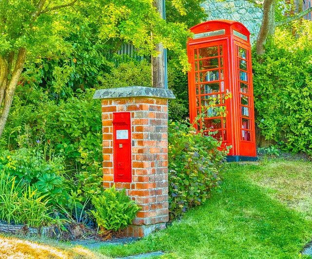 LOCK DOWN WEEK 10 CHILLERTON TELEPHONE BOX-LIBRARY HDR