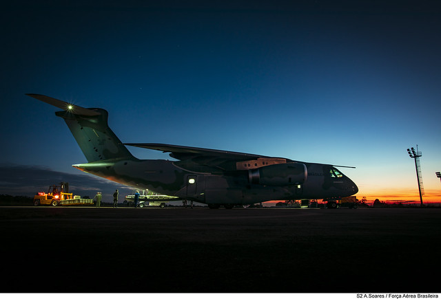 KC-390 - Carregamento em Anápolis