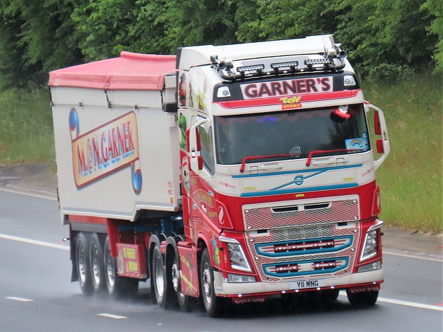 Garner's, Volvo FH (Toy Story) Y11MNG On The A1M Northbound