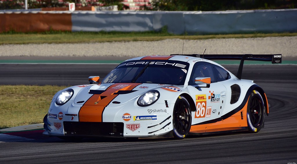 Porsche 911 RSR / Michael Wainwright / GBR / Benjamin Barker / GBR / GULF RACING
