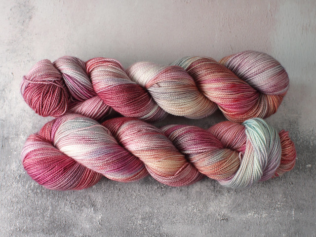 Favourite Sock – hand-dyed superwash merino wool yarn 4 ply/fingering 100g – ‘Summer Mist’