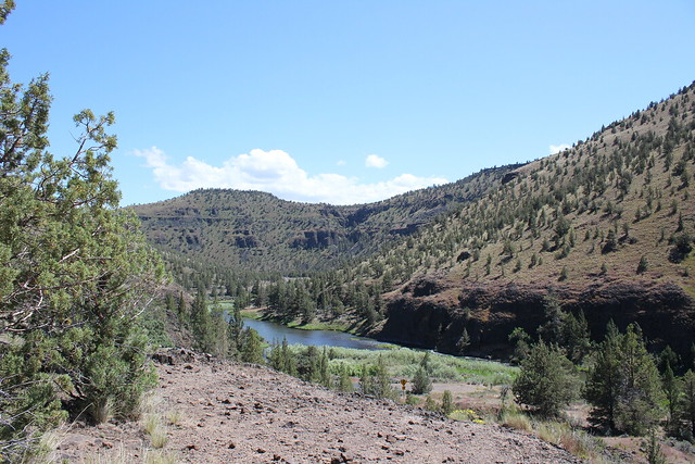 The view of Crooked River improved as the trail gained elevation