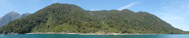 25-100 Milford Sound panorama