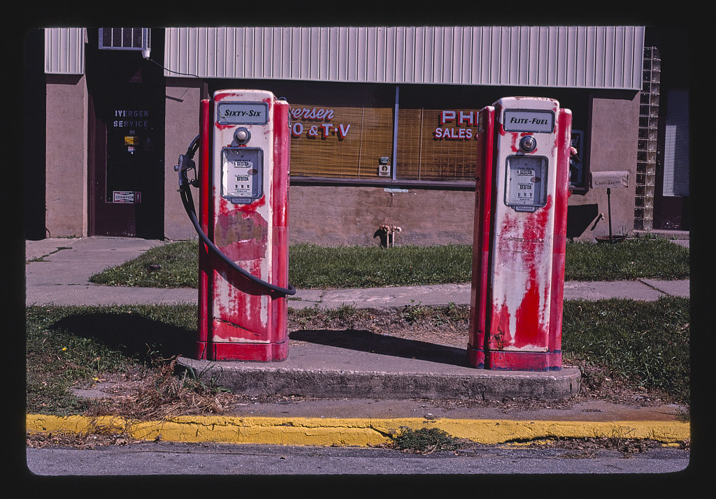 Two Phillips 66 gas pumps, Ida Grove, Iowa (LOC)