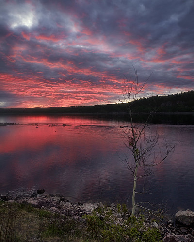 calme chicoutimi ciel leverdesoleil miroir nuage paysage reflet reflets rivière rouge saguenay sunset