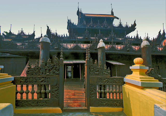 Mandalay - Shwenandaw Kyaung - Teak Monastery_ji