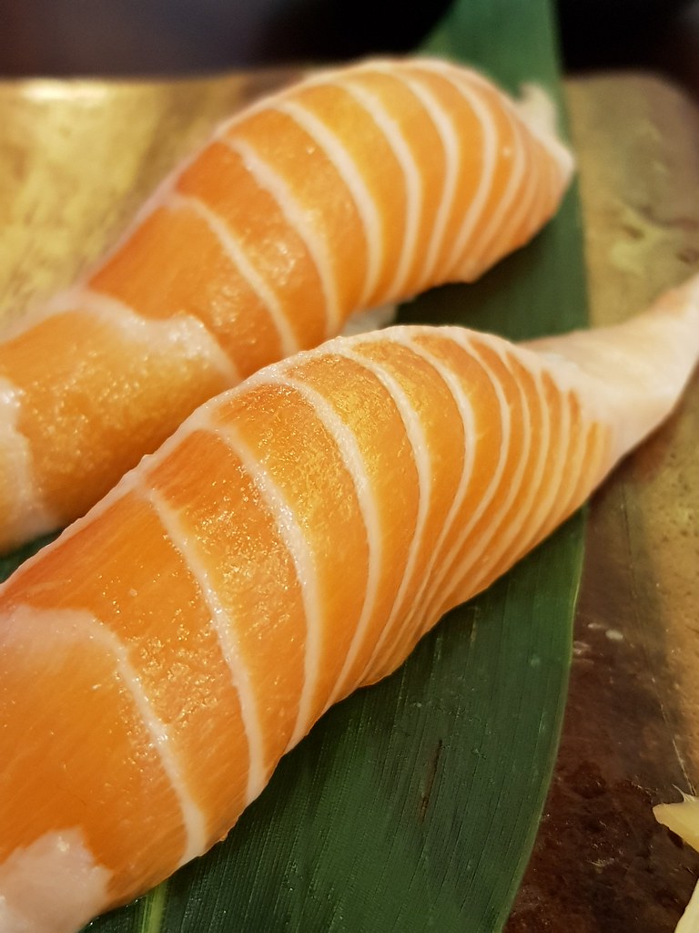 鮭腹にぎり Salmon belly Nigiri rm$3.50/pc @ 新寿司 Sushi Zushi Bar USJ10