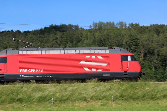 SBB Lokomotive Re 460 ... unbekannt bei Ostermundigen im Kanton Bern der Schweiz