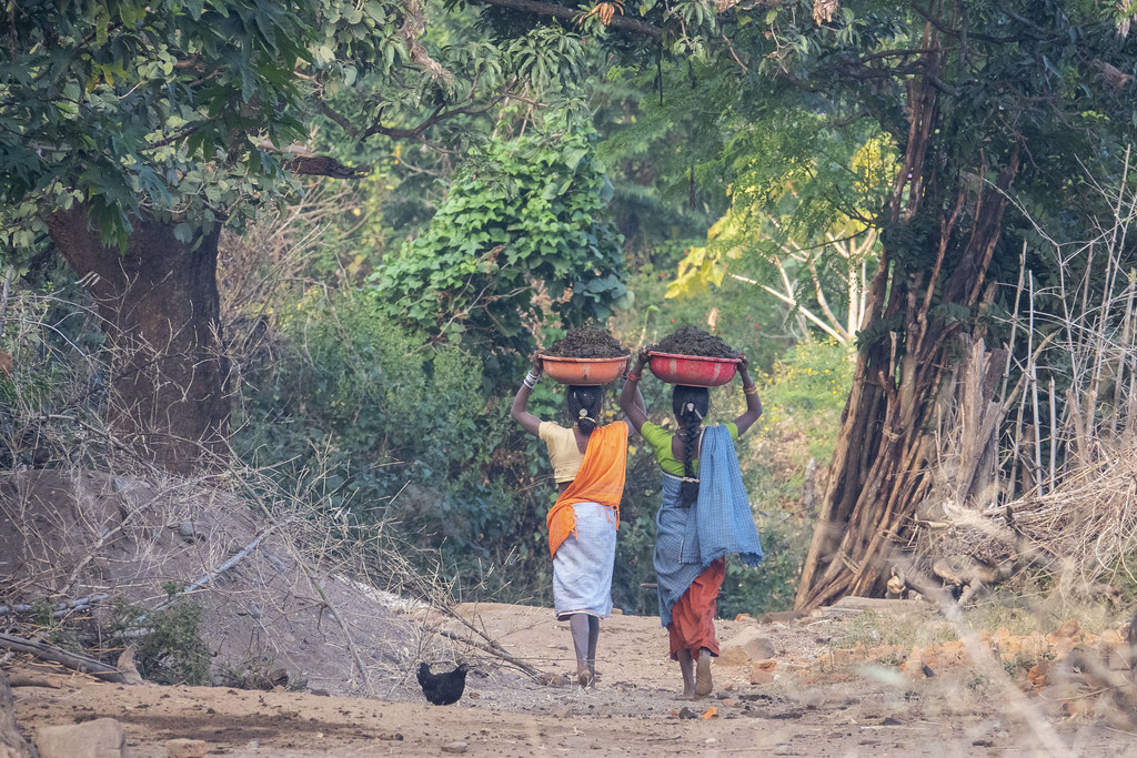 Two Baiga women - Maikal hills - Chattisgarh - India