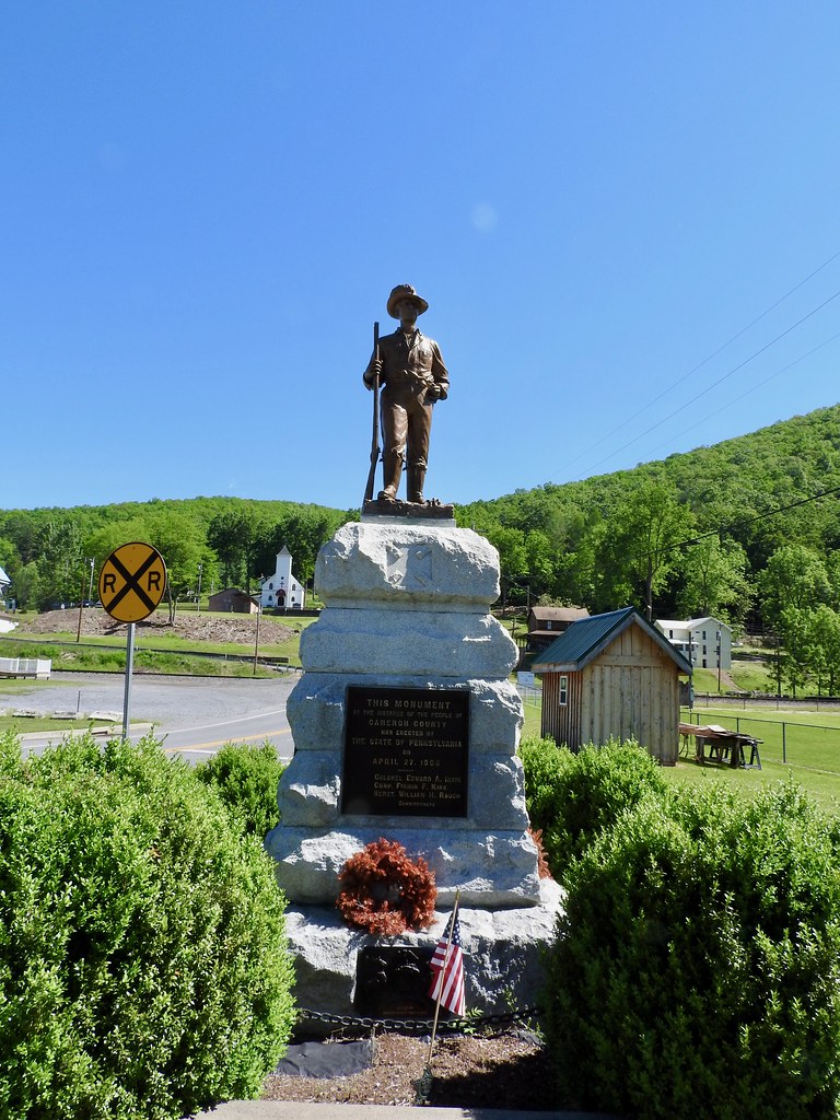 Bucktail Monument in Driftwood, Pennsylvania. Photo by howderfamily.com; (CC BY-NC-SA 2.0)