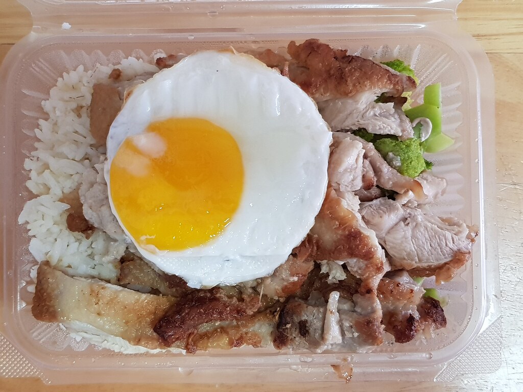 鸡扒饭配蘑菇酱 Chicken chop rice rm$12.90 @ 福昇咖啡店 Restoran Hock Seng USJ10