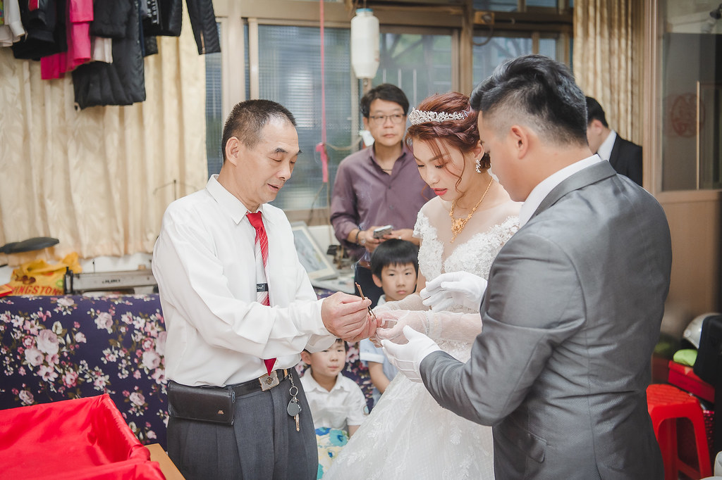 [婚禮攝影]政成芳瑩 文定迎娶@自宅-最專業的團隊完成每場完美婚禮紀錄，拍的不只好更要快! #婚攝推薦