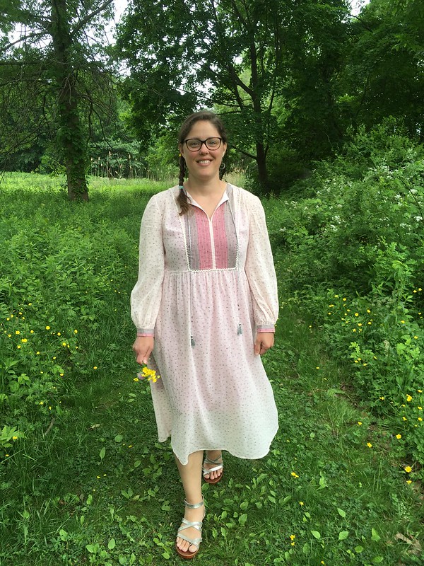 Last Summer's Favorite Dress Pattern Revisited:  Simplicity 8689 in Cotton Gauze
