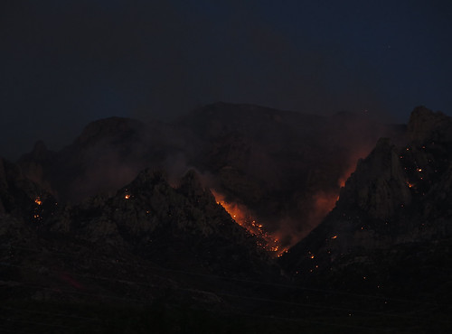 fire wildfire wildlandfire catalinamountains tucsonarizona arizona bighornfire puschridge orovalley orovalleyarizona