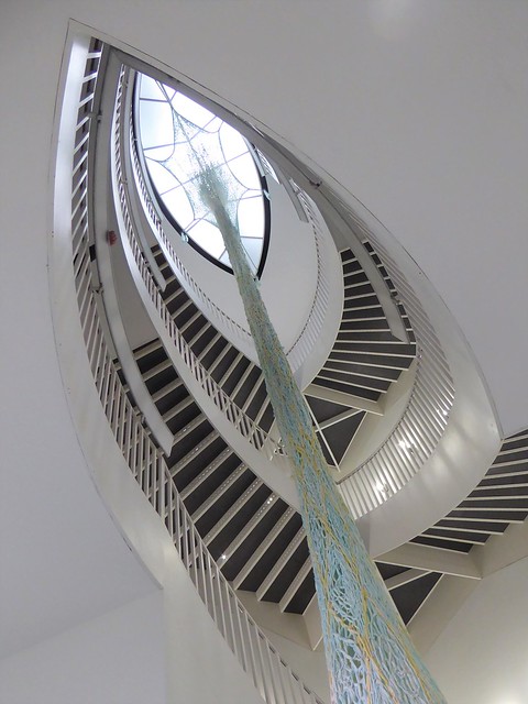 Chicago, Museum of Contemporary Art (MCA), Stairs with Woven Sculpture