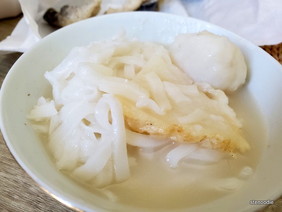 Win's Seafood Restaurant fish noodle soup