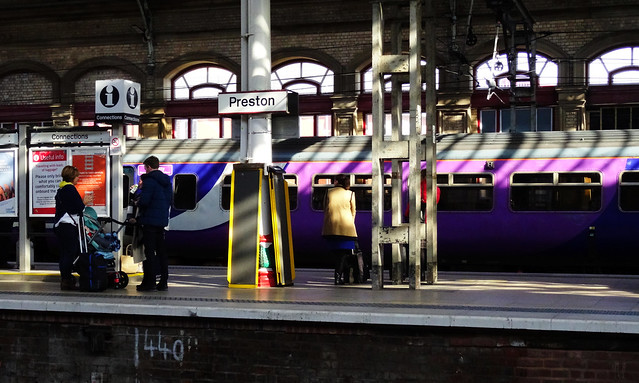 Lliwiau Gorsaf Preston / Preston Station Colours