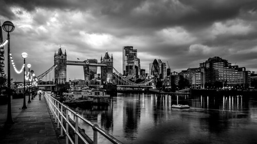tower bridge walkie talkie river thames london city cityscape night lockdown lights illumination illuminated black white bw monochrome clouds