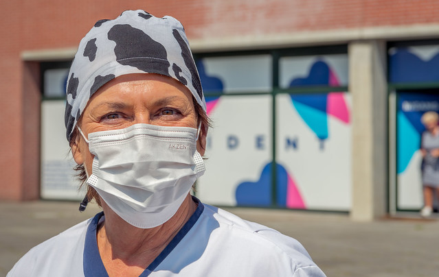 Portrait of a Dutch dental assistant