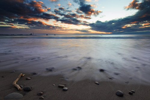landscape coastal beach sea tasmansea sunset dusk taranaki newplymouth fitzroybeach driftwood longexposure