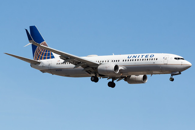 United Airlines | N76529 | Boeing 737-824 | YYZ | CYYZ