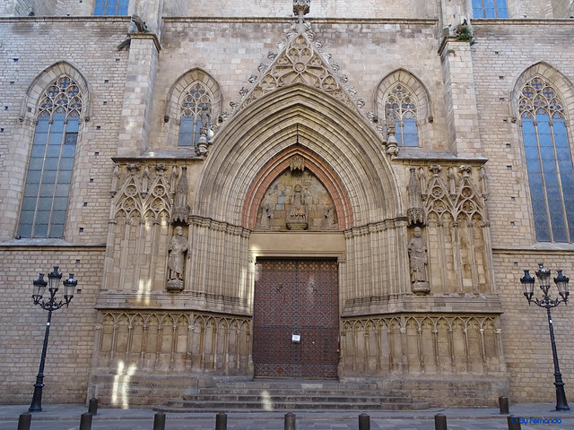 Barcelona 2020 (0527) -01- COVID-19 -04- Basílica de Santa María del Mar 01 Pz de Santa María 02- Fachada Principal 03 Pórtico 01