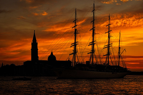 abigfave sunset silhouette veniceitaly italianculture travel traveldestinations famousplace architecture city cityscape history old buildingexterior house cultures tourist beauty water