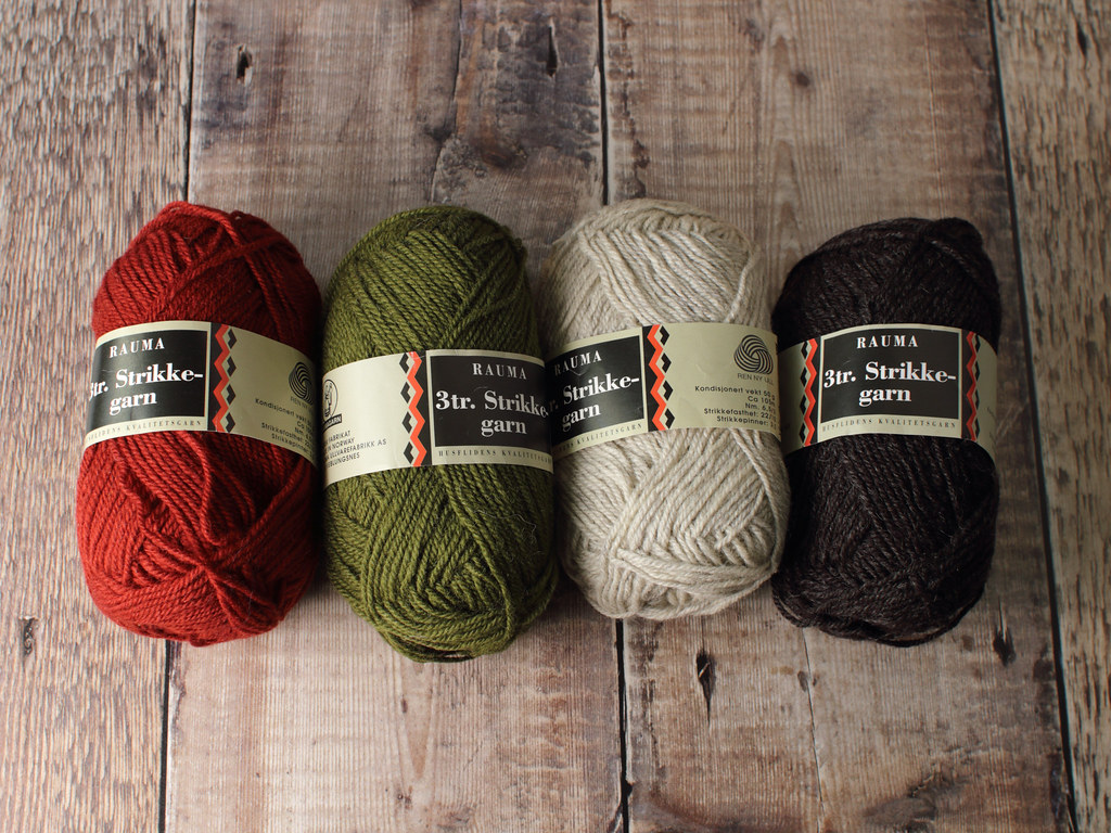 Destash yarn: Rauma 3tr. Strikkegarn pure Norwegian wool yarn set of 4 x  50g – brick red, moss green, pale grey and dark grey-brown