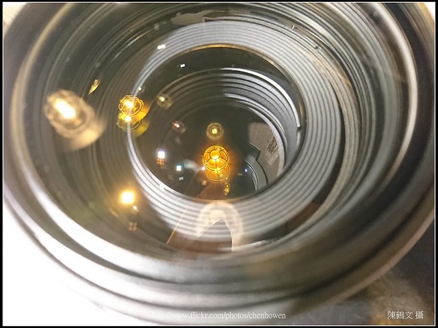 LEICA R 70-180mm F2.8 APO 鏡片上面燈泡的紮實倒影_04