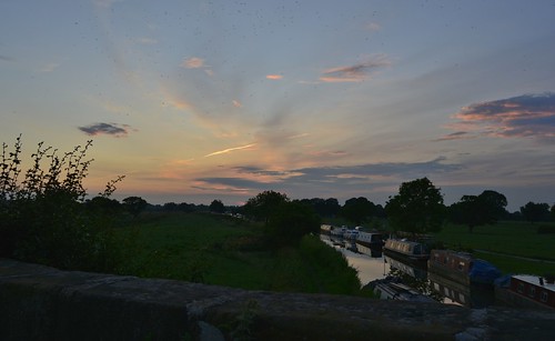 exposureadjusted straightened sunset cheshirewestchester shropshireunioncanal hargrave goldennookbridge