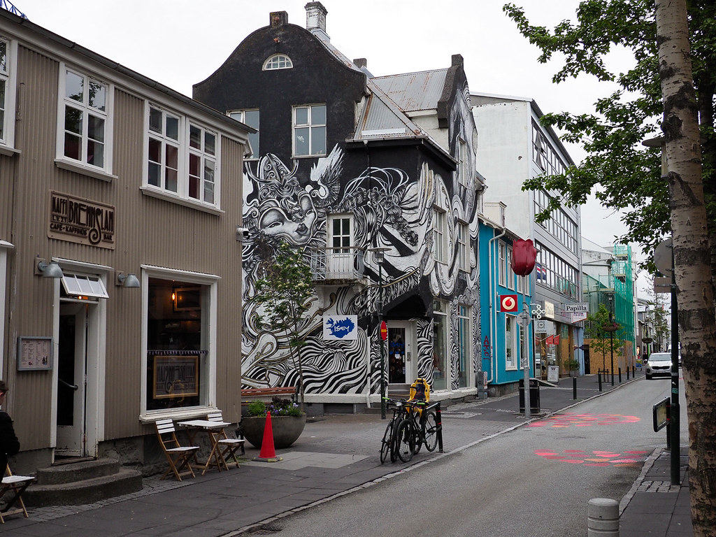 Gade i centrum af Reykjavik