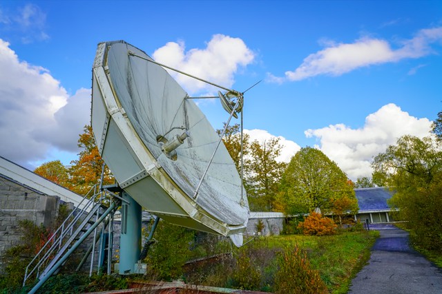 Station terrienne de télécommunications spatiales de Lessive, Belgique - Telecommunication parabolic antenna and infrastructure in the middle of the forest in Lessive, Belgium - Ben Heine Photography
