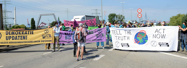 8062 Klimaaktivist*innen von Extinction Rebellion haben am 17.06.2020 die Hamburger Köhlbrandbrücke besetzt.