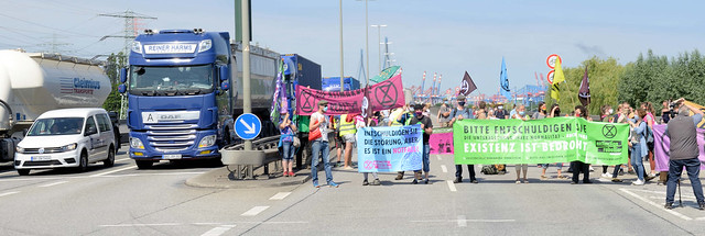 8052 Klimaaktivist*innen von Extinction Rebellion haben am 17.06.2020 die Hamburger Köhlbrandbrücke besetzt.
