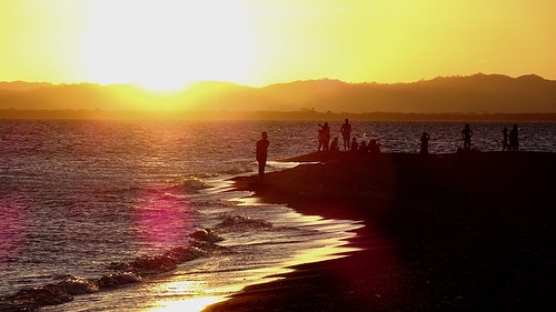 Group Watching Sunset on the Spit, Punta Jesús María, Isla de Ometepe, Nicaragua by dannymfoster, nicaragua ometepe isladeometepe puntajesusmaria spit sunset