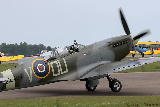 Spitfire TIX G-LFIX ML407 - Air Leasing Ltd