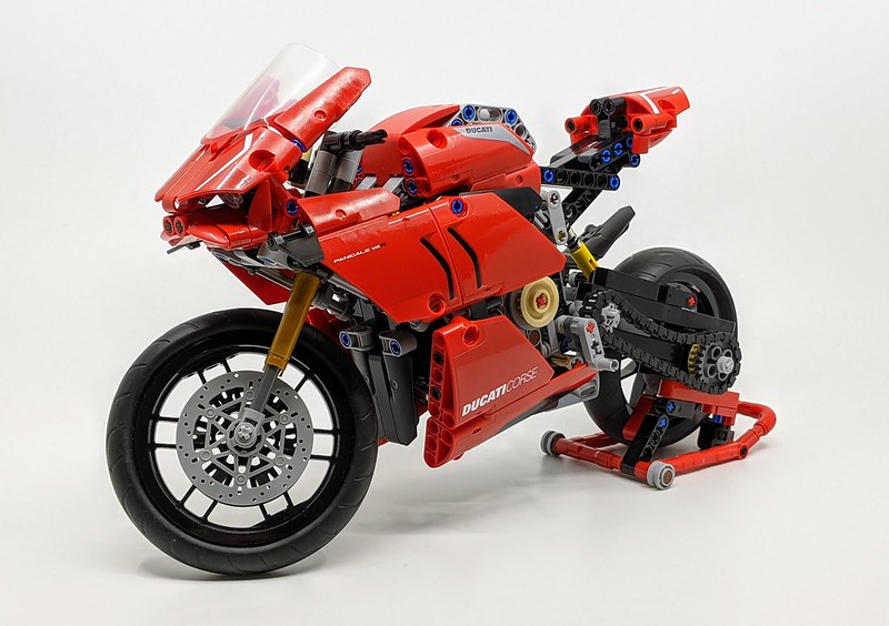 42107: LEGO Technic Ducati Panigale